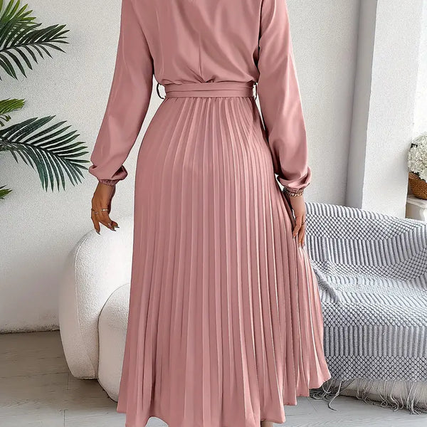 VM – Elegante Midi Jurk met Plissé en Ceintuur