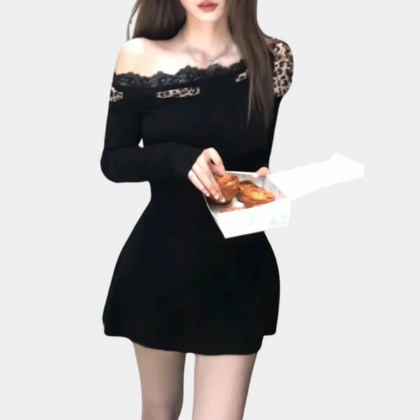 VM – Zwarte Mini Jurk met Off-Shoulder Design