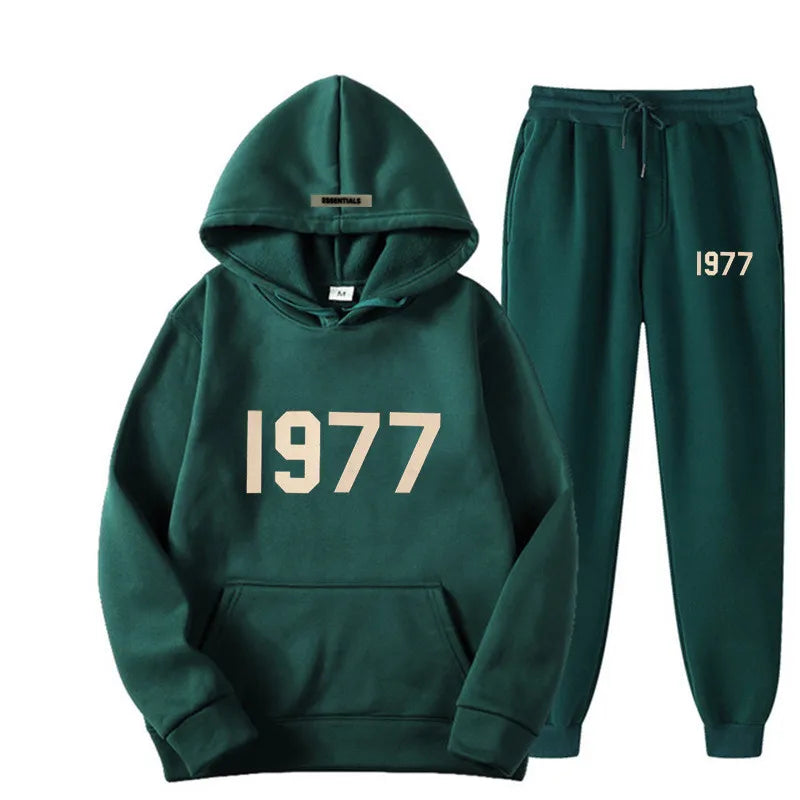VM – Oversized Retro Trainingspak met 1977 Detail