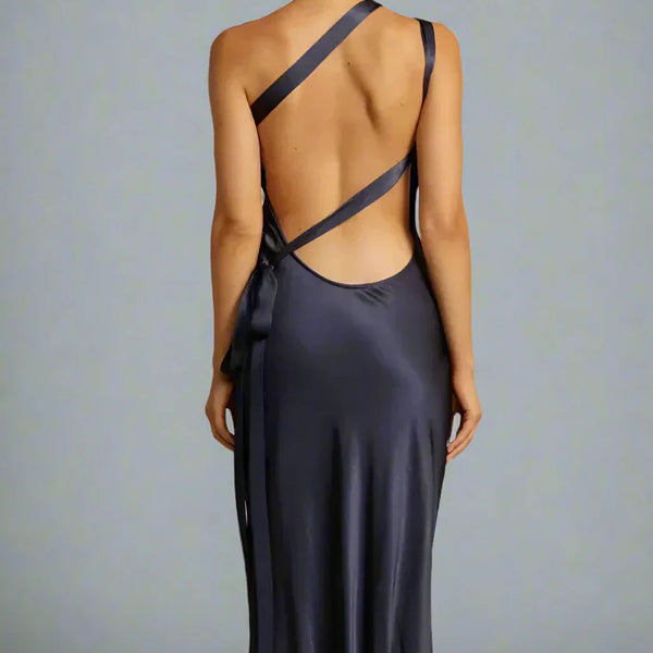 VM – One-Shoulder Avondjurk met Sculpturale Snit